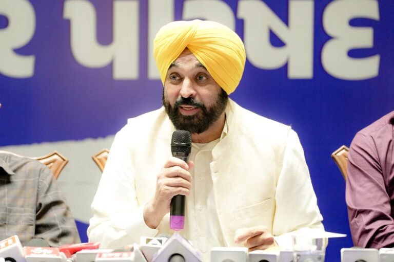 Punjab News: ਸਰਕਾਰੀ ਮੁਲਾਜ਼ਮਾਂ ਦੀ ਘਰ ਦੇ ਨੇੜੇ ਹੋਵੇਗੀ ਤੈਨਾਤੀ; CM ਮਾਨ ਨੇ ਕੀਤਾ ਵੱਡਾ ਐਲਾਨ