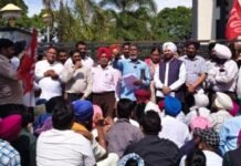 Punjab News: ਉਸਾਰੀ ਕਿਰਤੀਆਂ ਨੇ ਘੇਰਿਆ ਕਿਰਤ ਕਮਿਸ਼ਨਰ ਦਫ਼ਤਰ, ਪੁਲਿਸ ਰੋਕਾਂ ਵੀ ਨਾ ਰੋਕ ਸਕਦੀਆਂ ਮਜ਼ਦੂਰਾਂ ਨੂੰ…!