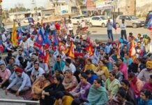 ਅਧਿਆਪਕਾਂ ਨੇ ਟੈੱਟ (TET) ਦੀ ਸ਼ਰਤ ਖ਼ਿਲਾਫ਼ ‘ਆਪ’ ਦਫ਼ਤਰ ਮੂਹਰੇ ਗਰਜਦਿਆਂ ਦਿੱਤਾ ਰੋਸ ਪੱਤਰ