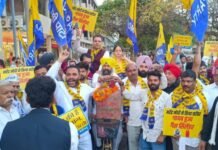 ਮੋਦੀ ਨੇ ਕੀਤਾ ਸਰੰਡਰ- ਗਾਇਬ ਹੋਇਆ ਗੈਸ ਸਿਲੰਡਰ!