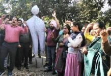 Punjab News: ਜਬਰੀ TET ਪ੍ਰੀਖਿਆ ਥੋਪਣ ਖ਼ਿਲਾਫ਼ ਅਧਿਆਪਕਾਂ ਵੱਲੋਂ ਅਰਥੀ ਫੂਕ ਮੁਜ਼ਾਹਰਾ!