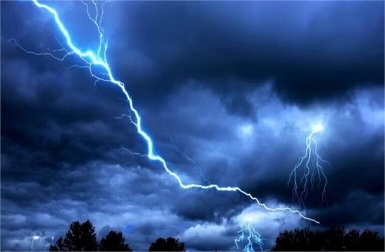 Heavy Rain Alert: ਮੌਸਮ ਵਿਭਾਗ ਵੱਲੋਂ ਪੰਜਾਬ ਦੇ ਕਈ ਜ਼ਿਲ੍ਹਿਆਂ ‘ਚ ਭਾਰੀ ਮੀਂਹ ਦੇ ਨਾਲ ਤੇਜ਼ ਤੂਫ਼ਾਨ ਦਾ ‘ਅਲਰਟ’ ਜਾਰੀ