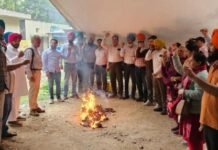 TET ਲਾਜ਼ਮੀ ਵਿਰੁੱਧ ਅਧਿਆਪਕ ਜਥੇਬੰਦੀਆਂ ਨੇ ਸਾੜੀ ਪੰਜਾਬ ਸਰਕਾਰ ਦੀ ਅਰਥੀ