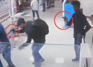 BREAKING: SBI ਬੈਂਕ ‘ਚ ਦਿਨ-ਦਹਾੜੇ ਵੱਡੀ ਡਕੈਤੀ, 52 ਲੱਖ ਰੁਪਏ ਲੁੱਟੇ! ਵੇਖੋ ਲਾਈਵ ਵੀਡੀਓ