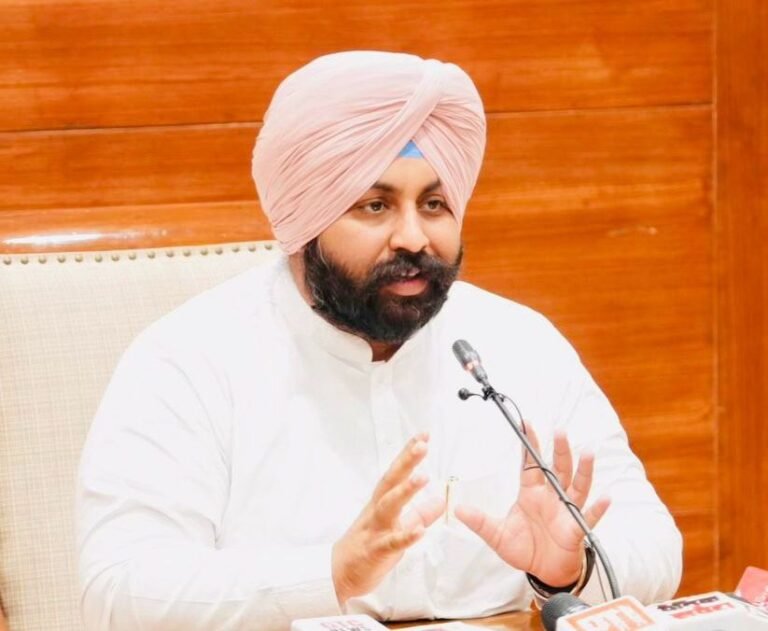 ਵੱਡੀ ਖ਼ਬਰ: ਹਰਜੋਤ ਬੈਂਸ ਨੇ ਸਕੂਲ ਸਿੱਖਿਆ ਸਕੱਤਰ ਨੂੰ ਲਿਖਿਆ ਪੱਤਰ, ਦਿੱਤੇ ਸਖ਼ਤ ਹੁਕਮ 