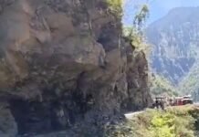 Himachal Breaking- ਭਾਰੀ ਲੈਂਡਸਲਾਈਡ ਕਾਰਨ ਕਈ ਰਸਤੇ ਬੰਦ; ਵਿਸਾਖੀ ਮੌਕੇ ਮੰਦਰ ਜਾ ਰਹੇ ਸ਼ਰਧਾਲੂ ਫਸੇ!