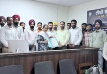 ਭਗਵੰਤ ਮਾਨ ਸਰਕਾਰ ਵਿਰੁੱਧ ਗਰਜੇ ਅਧਿਆਪਕ! ਟੀਚਰ ਜਥੇਬੰਦੀਆਂ ਨੇ ਇਕਜੁੱਟ ਹੋ ਕੇ DC ਨੂੰ ਸੌਂਪਿਆ ਮੰਗ ਪੱਤਰ; ਦਿੱਤੀ ਤਿੱਖੇ ਸੰਘਰਸ਼ ਦੀ ਚੇਤਾਵਨੀ