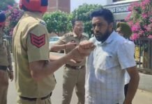 Teacher Breaking- ਅਧਿਆਪਕ ਆਗੂਆਂ ਨੂੰ ਪੁਲਿਸ ਨੇ ਕੀਤਾ ਗ੍ਰਿਫ਼ਤਾਰ! DTF ਕਿਹਾ- ਇਹ ਜਮੂਹਰੀਅਤ ਦੇ ਮੱਥੇ ‘ਤੇ ਕਲੰਕ