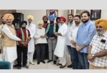 AAP ਪੰਜਾਬ ਨੂੰ ਵੱਡਾ ਝਟਕਾ; ਨਗਰ ਕੌਂਸਲ ਦਾ ਕਾਰਜਕਾਰੀ ਪ੍ਰਧਾਨ ਸਾਥੀਆਂ ਸਮੇਤ ਕਾਂਗਰਸ ‘ਚ ਸ਼ਾਮਲ