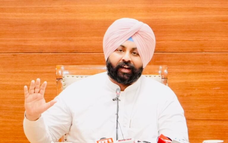 ਪੰਜਾਬ ਭਰ ਦੇ ਸਰਕਾਰੀ ਸਕੂਲਾਂ ‘ਚ ਹਜ਼ਾਰਾਂ ਲੈਕਚਰਾਰਾਂ ਦੀਆਂ ਪੋਸਟਾਂ ਖਾਲੀ; ਸਰਕਾਰ ਨੇ ਕੱਢੀਆਂ ਨਾਂਮਾਤਰ ਅਸਾਮੀਆਂ