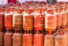 ਸਾਵਧਾਨ! LPG ਗੈਸ ਗਾਹਕਾਂ ਲਈ e-KYC ਲਾਜ਼ਮੀ: ਅੱਜ ਤੋਂ ਸਬਸਿਡੀ ਵਾਲੇ ਸਿਲੰਡਰਾਂ ਦੀ ਸਪਲਾਈ ਬੰਦ, ਜਾਣੋ ਨਵੇਂ ਨਿਯਮ