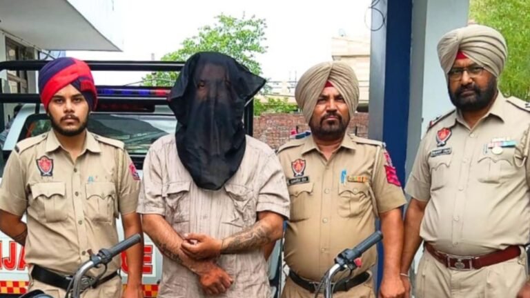 Fake Police Officer Arrested: ਪੁਲਿਸ ਅਫ਼ਸਰ ਬਣ ਕੇ ਲੋਕਾਂ ਨੂੰ ਲੁੱਟਣ ਵਾਲਾ ‘ਲਾਡੀ’ ਚੜ੍ਹਿਆ ਪੁਲਿਸ ਹੱਥੇ!