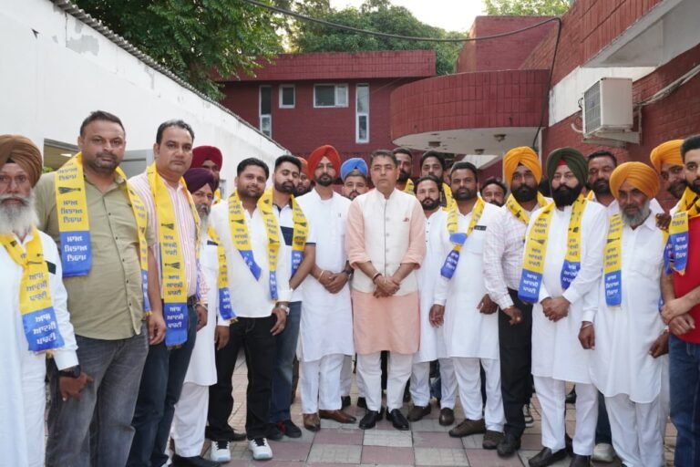 Punjab News: ਆਮ ਆਦਮੀ ਪਾਰਟੀ ‘ਚ ਸ਼ਾਮਲ ਹੋਏ ਨਗਰ ਕੌਂਸਲ ਦੇ ਪ੍ਰਧਾਨ, ਕਈ MC ਅਤੇ ਕਾਂਗਰਸੀ ਆਗੂ