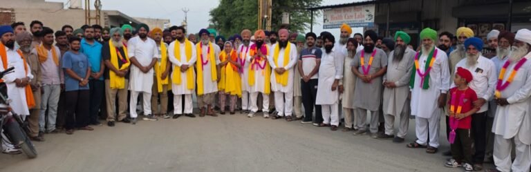 ਮੋਹਾਲੀ ‘ਚ MC ਚੋਣਾਂ ਜਿੱਤਣ ਮਗਰੋਂ ਜੱਦੀ ਪਿੰਡ ਮਹਿਮਾ ਪਹੁੰਚਣ ‘ਤੇ ਨਸੀਬ ਸਿੰਘ ਸੰਧੂ ਦਾ ਜ਼ੋਰਦਾਰ ਸਵਾਗਤ
