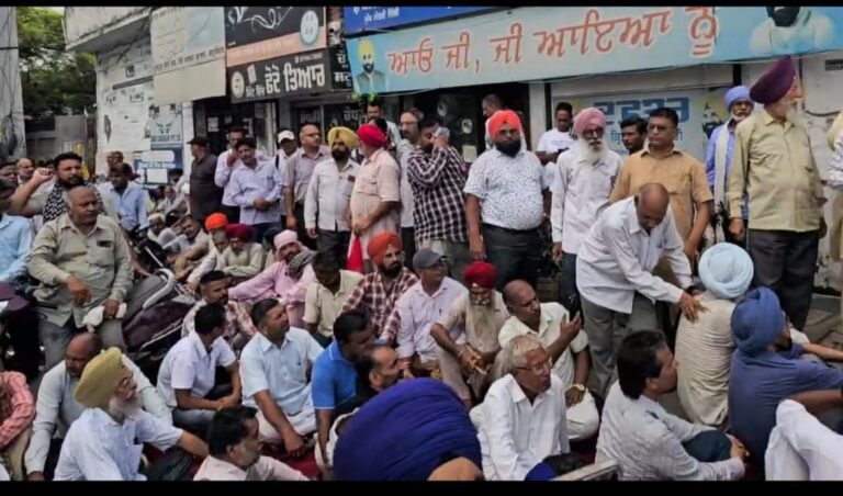 ਪੁਰਾਣੀ ਪੈਨਸ਼ਨ ਸਕੀਮ ਬਹਾਲ ਦਾ ਲੰਗੜਾ ਨੋਟੀਫਿਕੇਸ਼ਨ! ਡਿਪਟੀ ਸਪੀਕਰ ਦੇ ਦਫਤਰ ਦੇ ਬਾਹਰ ਚਿਪਕਾਇਆ ਚੇਤਾਵਨੀ ਪੱਤਰ
